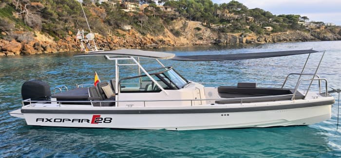 Boottocht langs de baaien van Mallorca · 4 uur all-inclusive | Axopar 28 met schipper, eten, drinken, paddleboarden en snorkelen