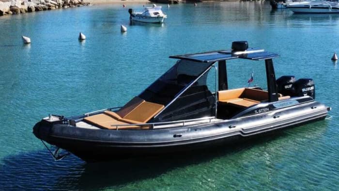 Détente à Cannes : 9 heures de soleil sur un bateau à moteur