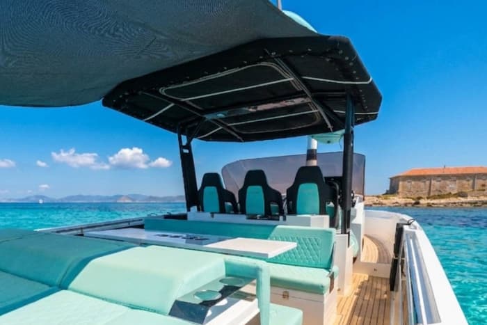 D32 Dandy II All inclusive, fuel, skipper, Sail to Formentera Illetas with a fixed price and without worries.