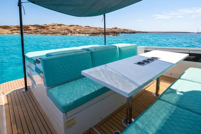 D32 Dandy II All inclusive, fuel, skipper, Sail to Formentera Illetas with a fixed price and without worries.