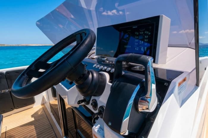 D32 Dandy II All inclusive, fuel, skipper, Sail to Formentera Illetas with a fixed price and without worries.