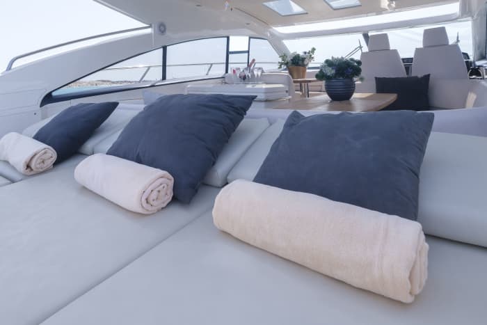 Tandem, all inclusive fuel, VAT, Skippers x2, Princess V53 Zodiac+ Sea hawk 800