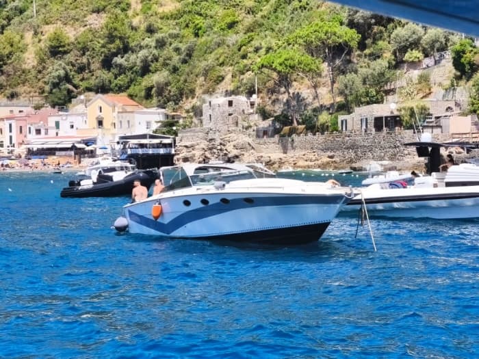 Bachelor or Hen Parties in Capri: The Most Exclusive Bachelor/Hen Party on a Boat