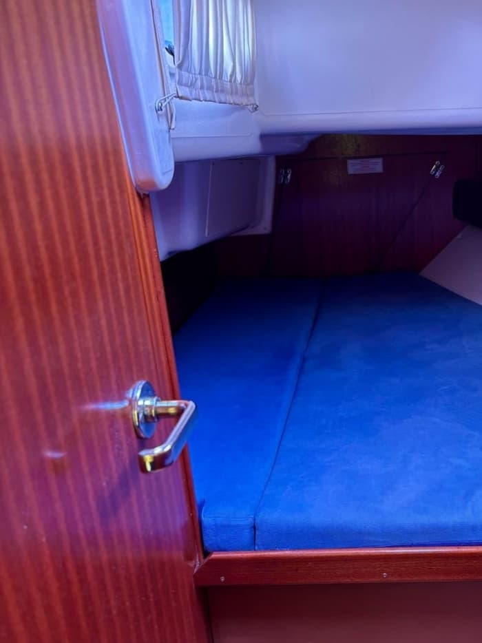 Enjoy a full day of sailing in Sanremo on a sailboat