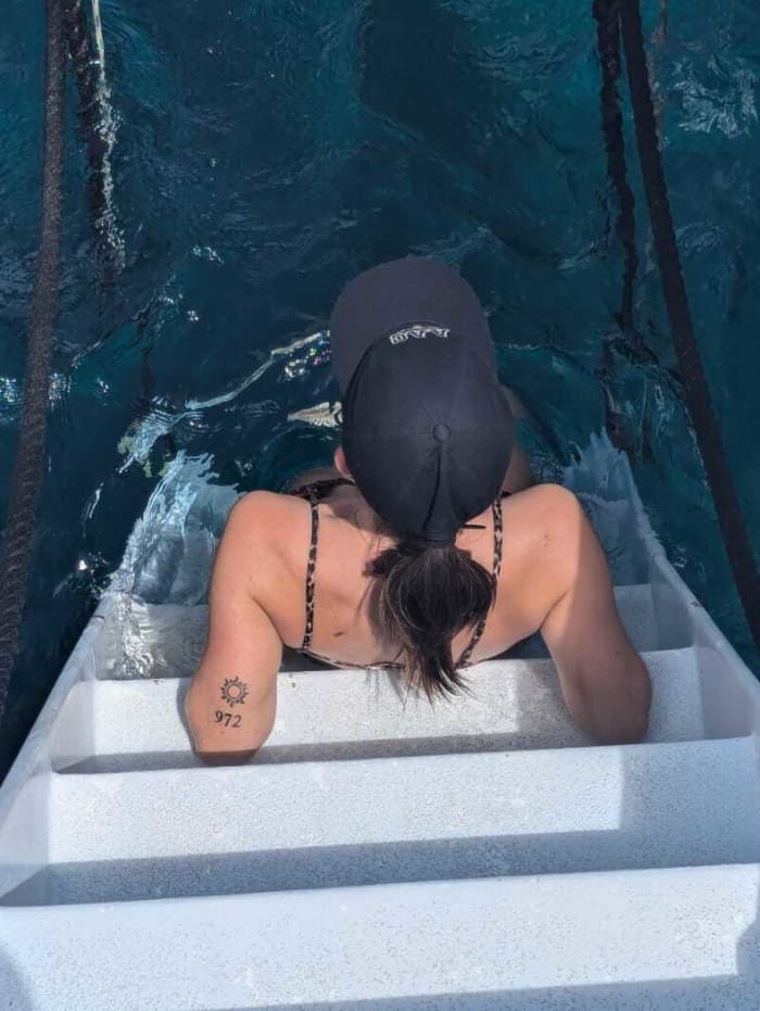 Cabo Sul – Enseadas secretas e tartarugas marinhas de catamarã