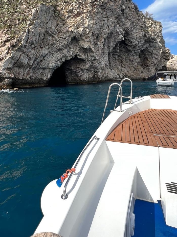 Taormina Bay Escape: Heldagskryssning med badstopp och lunch