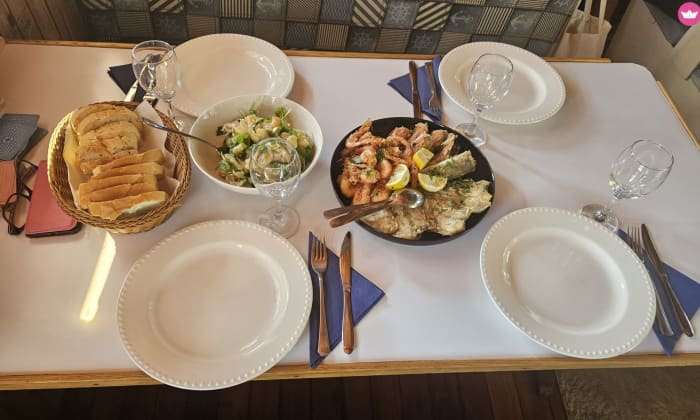 Hvars verborgene Schätze: Pokrivenik-Bucht und kleine blaue Grotte mit 3-Gänge-Mittagessen
