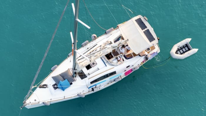 Yate de vela privado de medio día en Sithonia