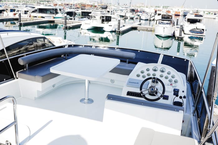 Dubai vom Wasser aus: 4-stündige Yachttour mit BBQ und Erfrischungen