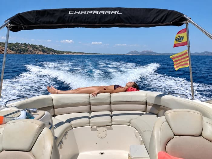 Excursion en bateau d'une demi-journée le long de la Costa Brava au départ de Begur