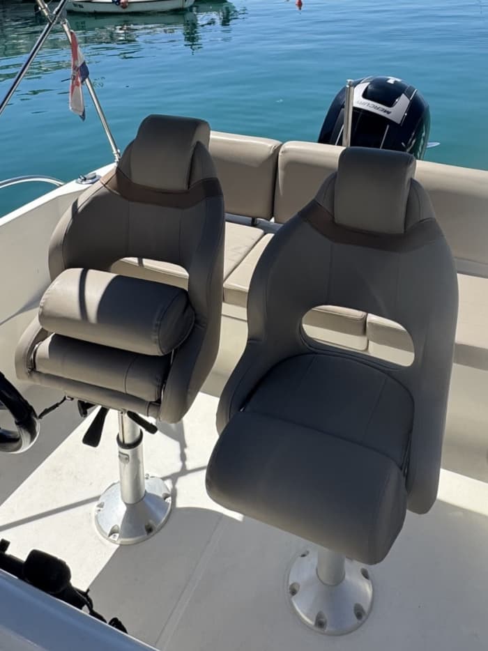 Discover Makarska: A full day of sun on a motorboat