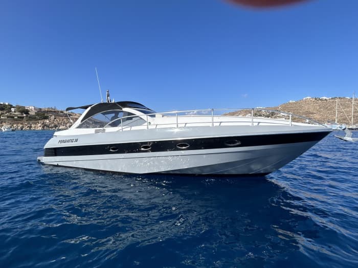 Genießen Sie die Sonne auf einer 8-stündigen Bootstour in Mykonos.