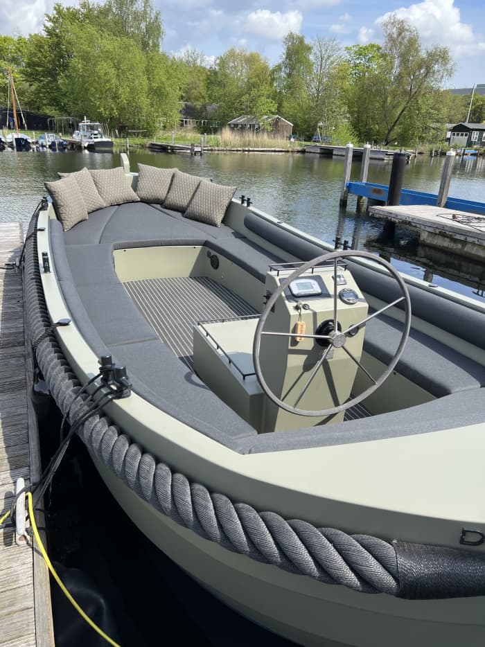 Half-day boat trip in Amsterdam on a motorboat