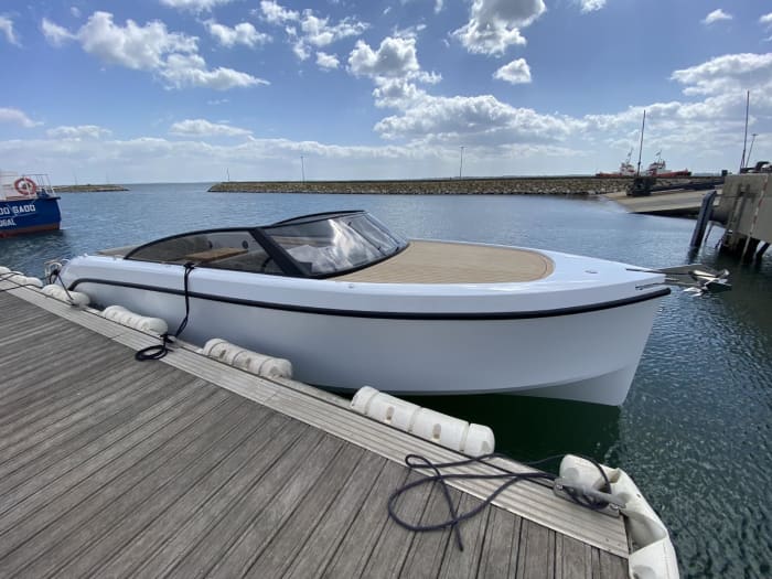 Explorez Setúbal en bateau : une journée complète sur l'eau à bord d'un bateau à moteur