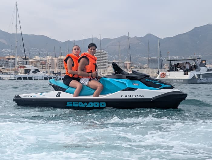 Wellenreiten: 1 Stunde Jetski-Abenteuer in Fuengirola