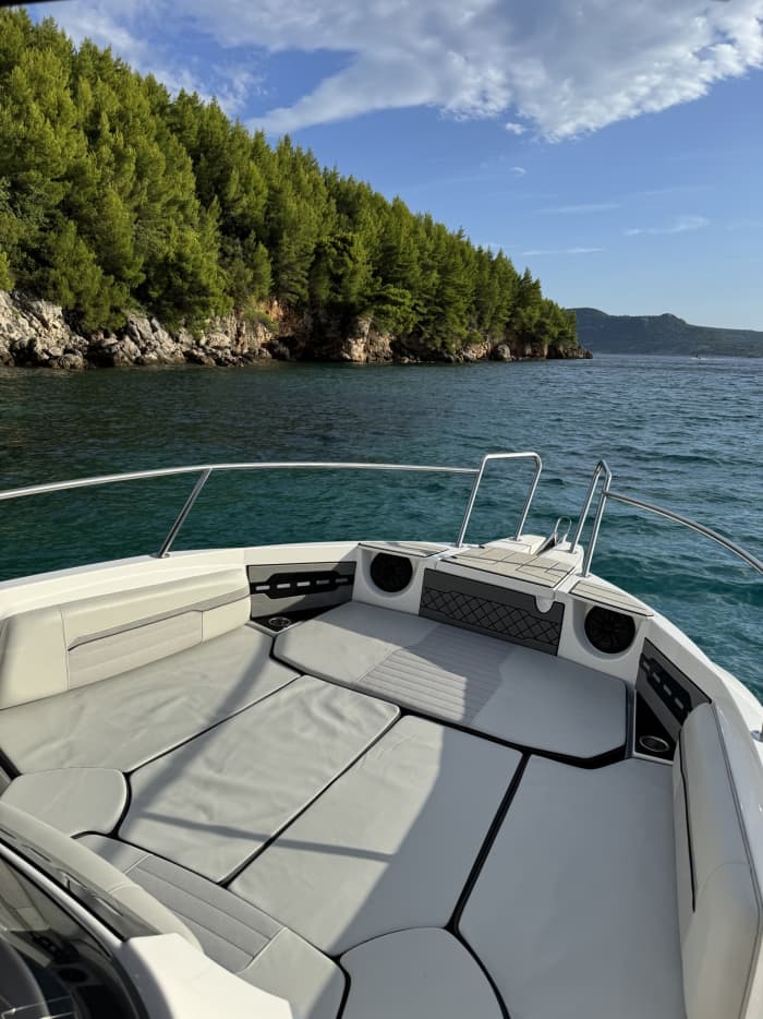 Enjoy the sun on a 8h boat trip in Dubrovnik