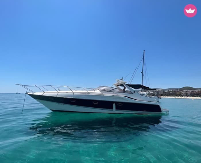 Luxury yacht getaway in Puerto Banús | Drinks included
