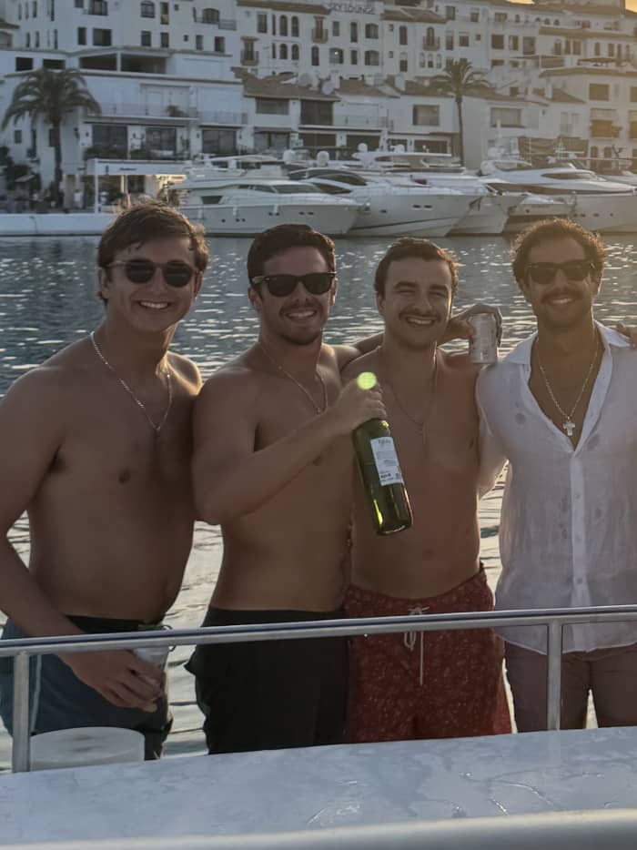 Luxury yacht getaway in Puerto Banús | Drinks included