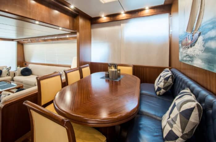 Cruise van een hele dag - Wonen op de flybridge met ingetogen luxe