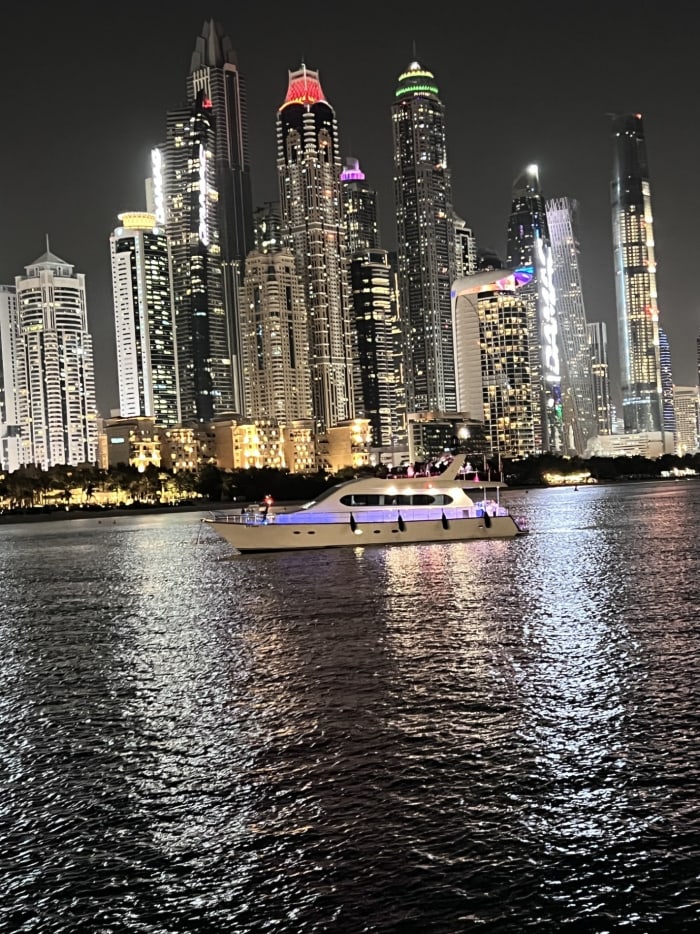 A bespoke Dubai voyage: Full day of magic on a motor yacht