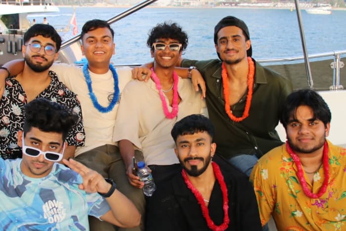 A bespoke Dubai voyage: Full day of magic on a motor yacht