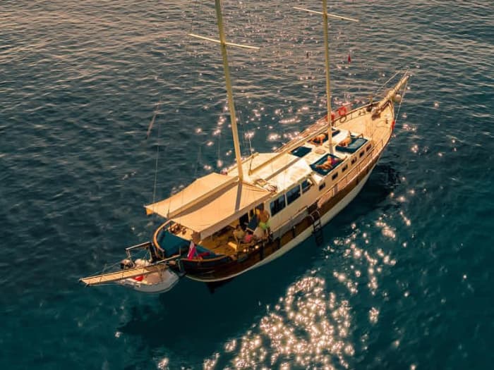 Détendez-vous à Vlorë : 8h de soleil sur une goélette