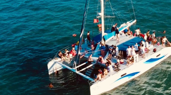 3 uur durende catamaranrondvaart over de Middellandse Zee