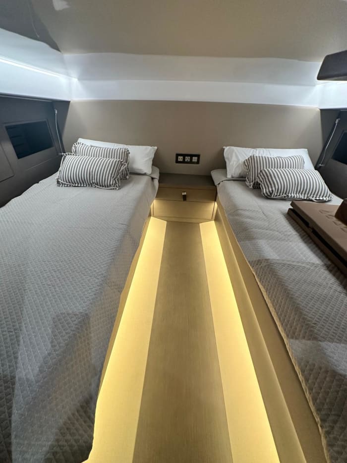 Tesoro 40 All inclusive, fuel, skipper, route to Formentera Illetas with a fixed price and no worries.