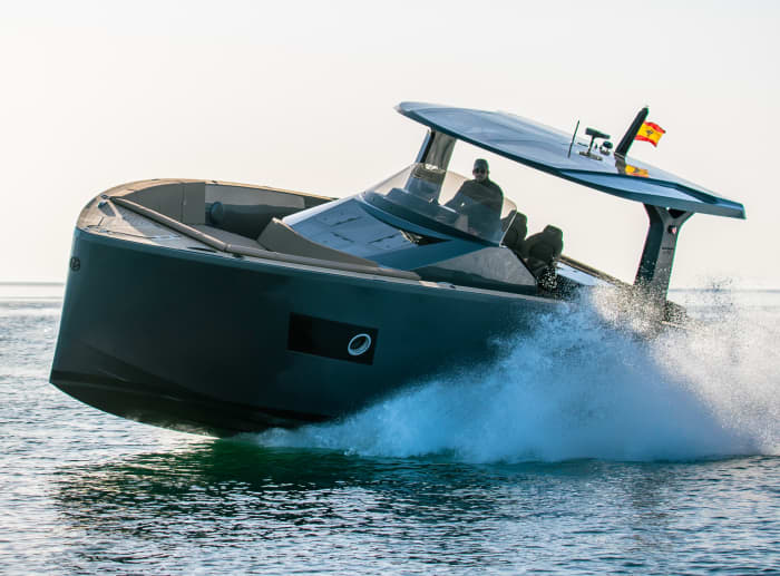 Tesoro 40 All inclusive, fuel, skipper, route to Formentera Saona with a fixed price and no worries.