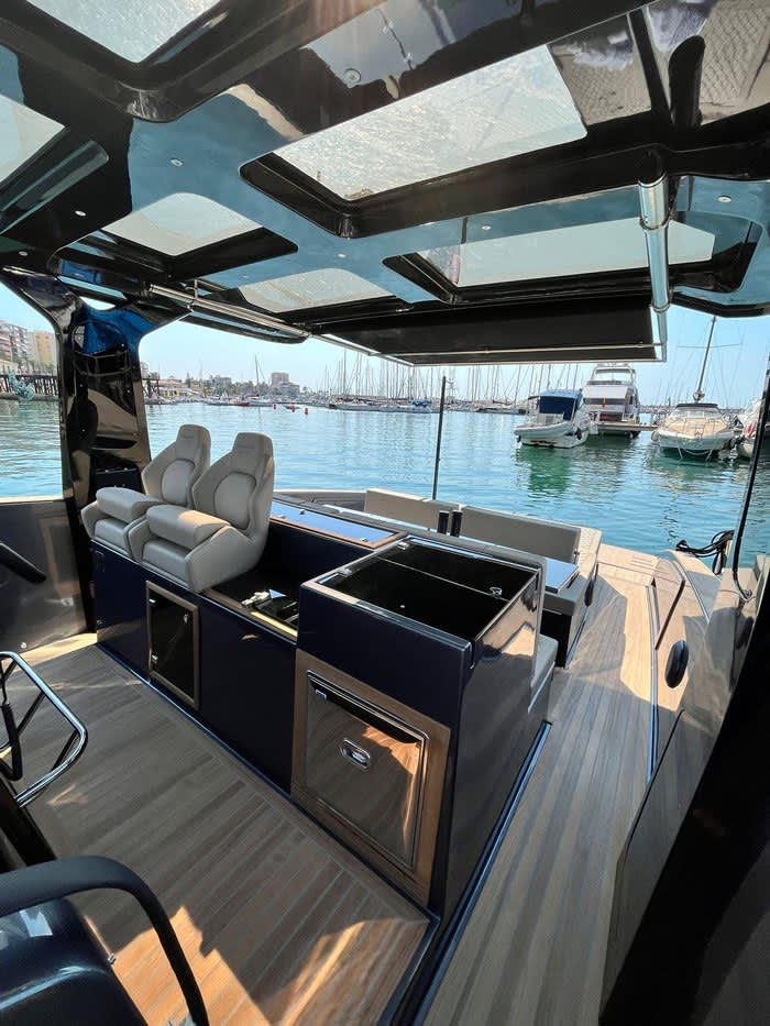 Tesoro 40 All inclusive, fuel, skipper, route to Formentera Saona with a fixed price and no worries.