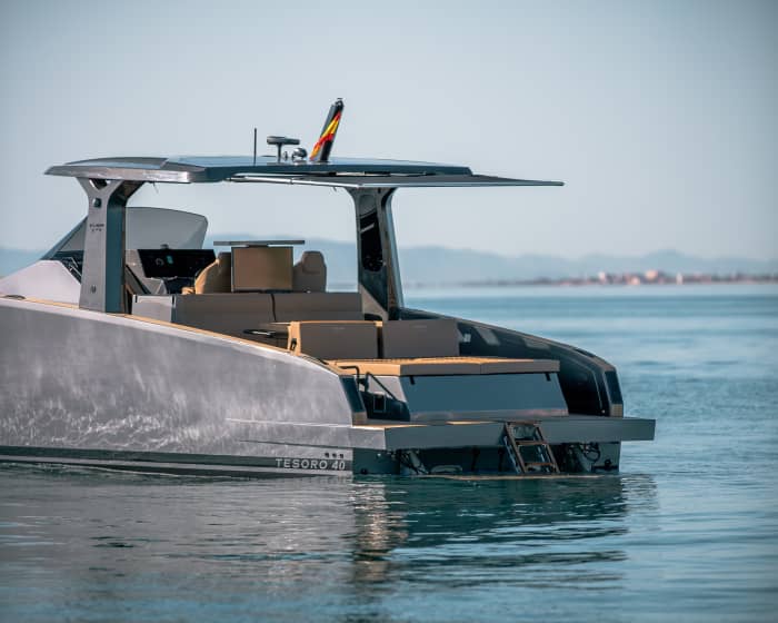 Tesoro 40 All inclusive, fuel, skipper, route to Formentera Saona with a fixed price and no worries.