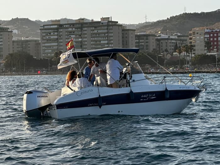 La journée de groupe ultime en mer – Explorez, nagez, détendez-vous