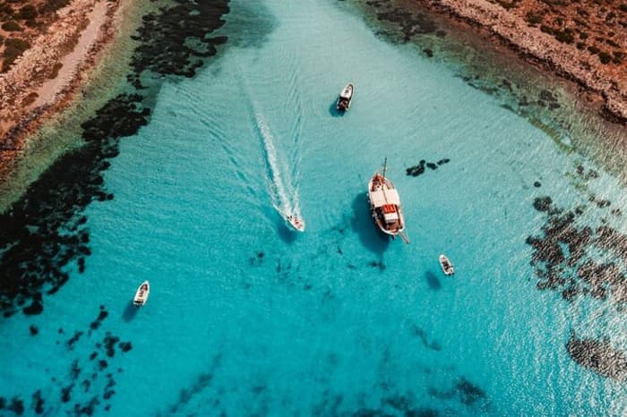 Antiparos, Panteronisi et Despotiko | Expérience privée d'une journée en yacht