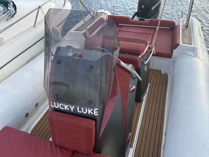 Genießen Sie 9 Stunden auf einem Motorboot in Cavalaire-sur-Mer