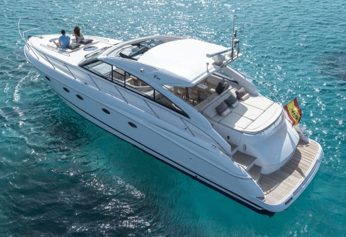Princess V53 All inclusive, fuel, skipper, route to Formentera Illetas with a fixed price and no worries.