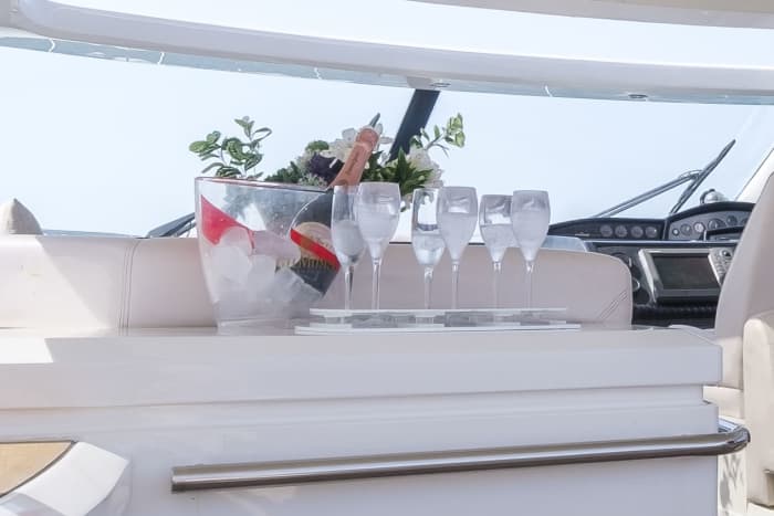 Princess V53 All inclusive, fuel, skipper, route to Formentera Illetas with a fixed price and no worries.