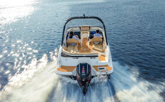 Votre journée à Garrucha : louez un bateau à moteur pour 6 h 30 de découverte.