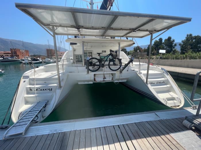 9 heures de navigation le long de la côte de Vlorë