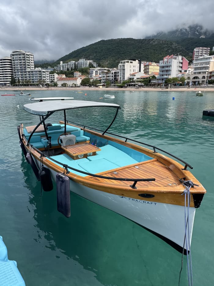 Van Blue Lagoon tot Saint Stefan: een dag vol avontuur aan de kust