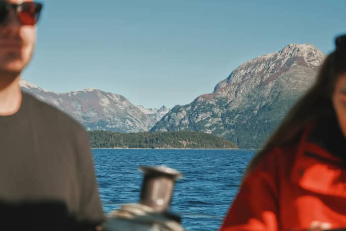 Emerald Serenity: Segeln zur Tacul Bay
