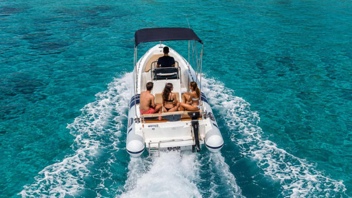 Balos & Gramvousa: 8h Private, Luxury Boat Tour from Kissamos - 9 Pax.