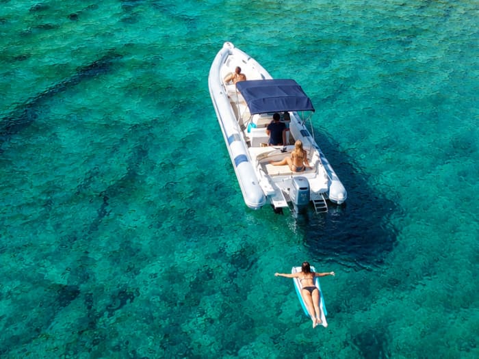 Menies Beach: 8h Private Boat Trip to Secret Bays from Kissamos Port.