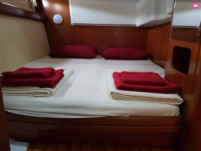 Votre expérience privée en Chalcidique : une journée exclusive à bord d'un yacht à moteur