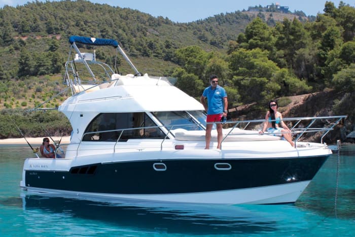 A bespoke Chalkidiki voyage: Full day of magic on a motor yacht