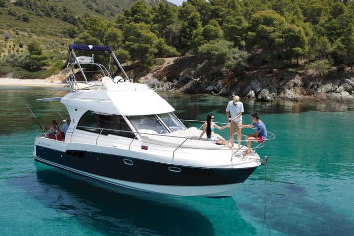 A bespoke Chalkidiki voyage: Full day of magic on a motor yacht