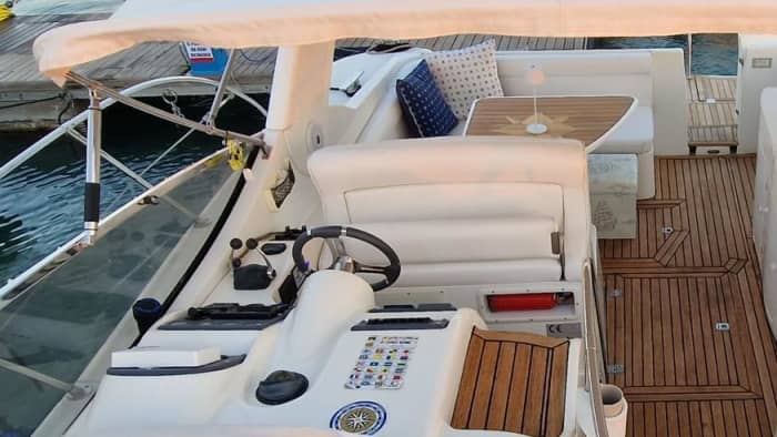 Día en lancha motora Porto Cesareo: sol, mar y sabores de Salento