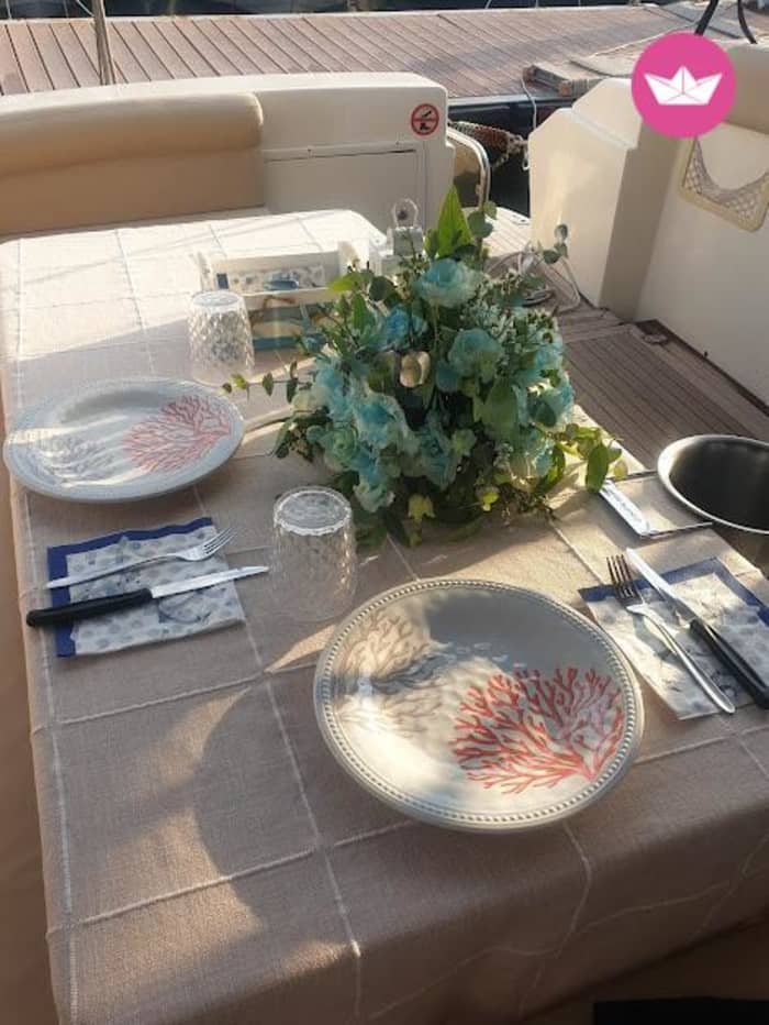 Escapada en yate a Porto Cesareo: Maravillas costeras de medio día