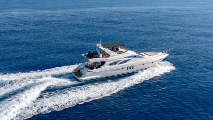 Meeresbrise, Sonne, Champagner: Ein Tag voller Emotionen auf einer privaten Yacht