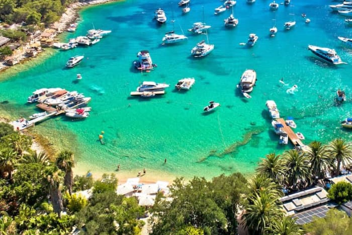 Isla privada del Cuerno de Oro, Brac y Milna