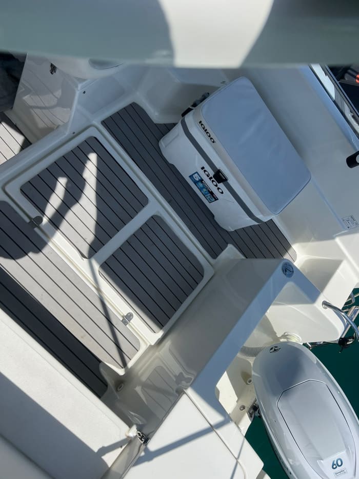 Paseo privado con todo incluido en la Laguna Azul: nadar, hacer snorkel y pasear por Trogir